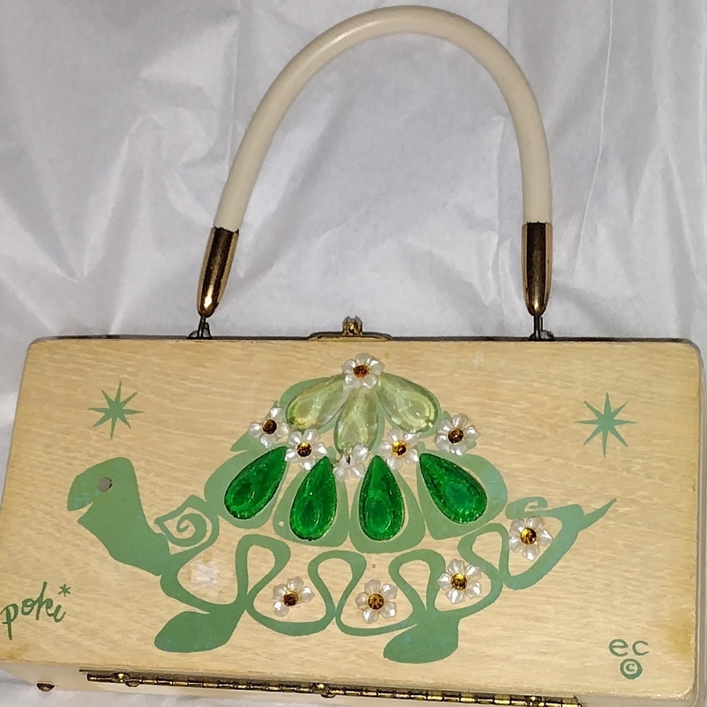 Vintage ENID COLLINS small wooden box bag; "Poki" Turtle design. Cute, cute!🐢